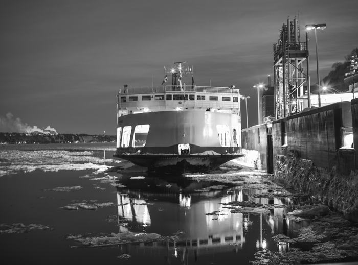 Le traversier dans les glaces