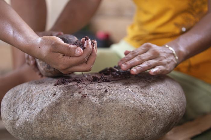 Le cacao, à la main